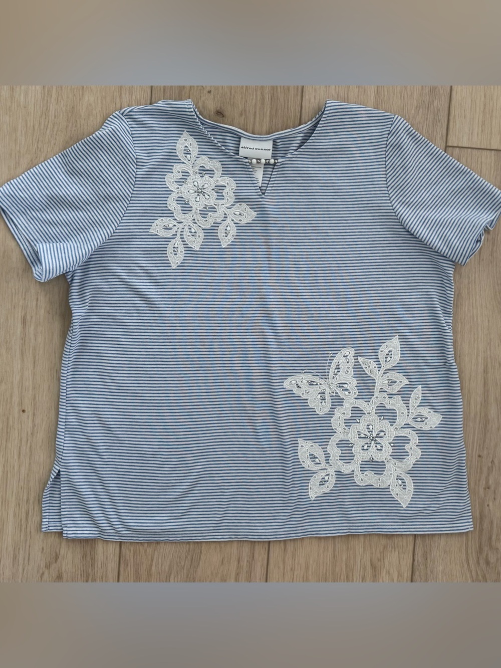 Women’s Alfred Dunner XL short sleeve casual stripe embroidered shirt top